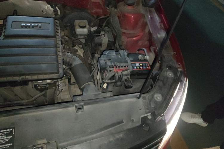 Used Volkswagen Lavida 2015 1.6L Automatic Luxury Edition Engine Bay Left