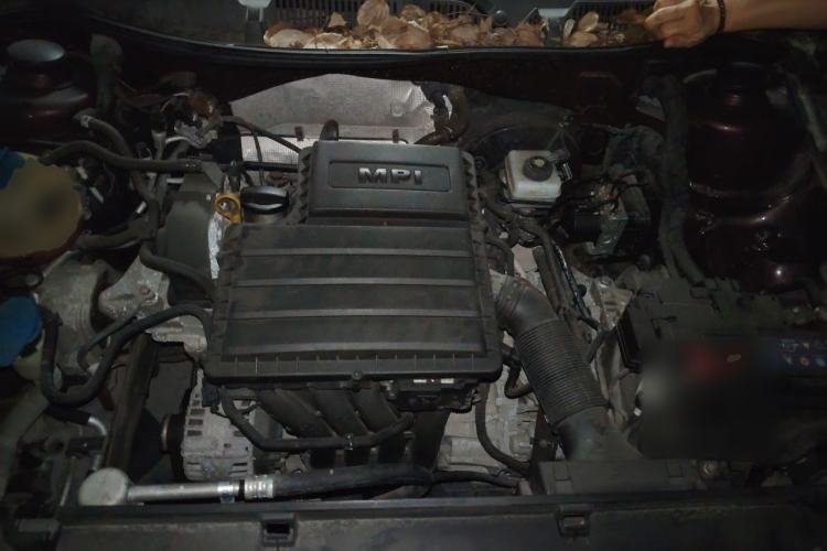 Used Volkswagen Lavida 2015 1.6L Automatic Comfort Edition Engine Bay