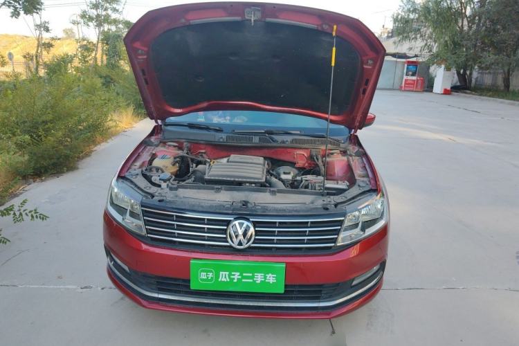 Used Volkswagen Lavida 2015 1.6L Automatic Luxury Edition Engine Bay