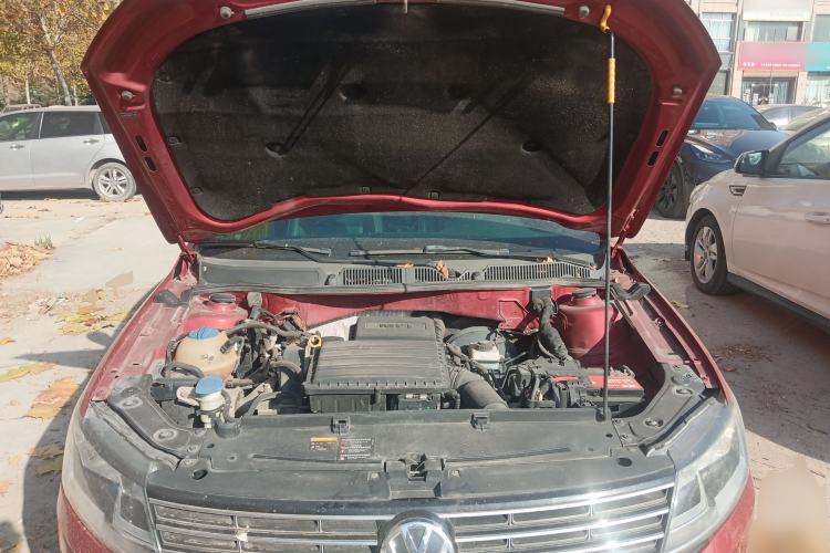 Used Volkswagen Lavida 2015 1.6L Automatic Comfort Edition Engine Bay