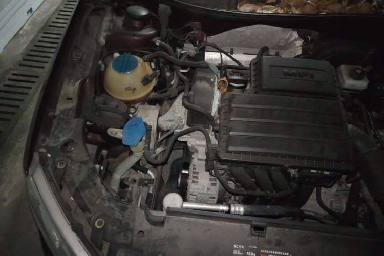 Used Volkswagen Lavida 2015 1.6L Automatic Comfort Edition Engine Bay Right