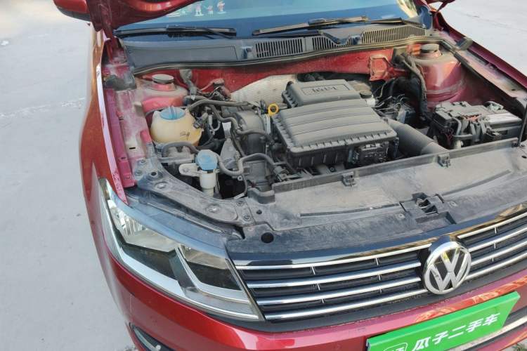 Used Volkswagen Lavida 2015 1.6L Automatic Luxury Edition Engine Bay Right