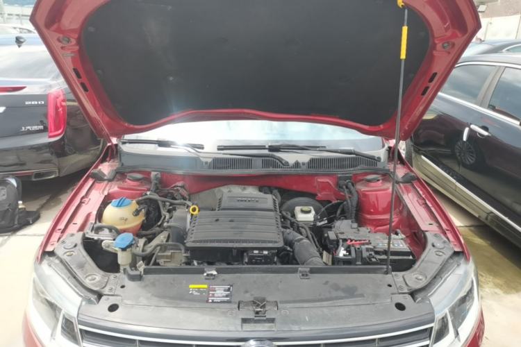 Used Volkswagen Lavida 2015 1.6L Automatic Luxury Edition Engine Bay