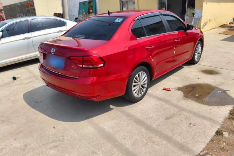 Used Volkswagen Lavida 2015 1.6L Automatic Luxury Edition Exterior 3