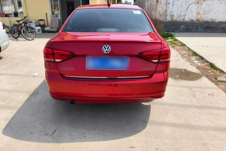 Used Volkswagen Lavida 2015 1.6L Automatic Luxury Edition Exterior 4