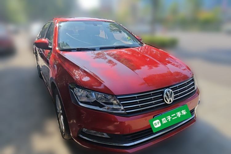 Used Volkswagen Lavida 2015 1.6L Automatic Luxury Edition Front Right 45 Deg