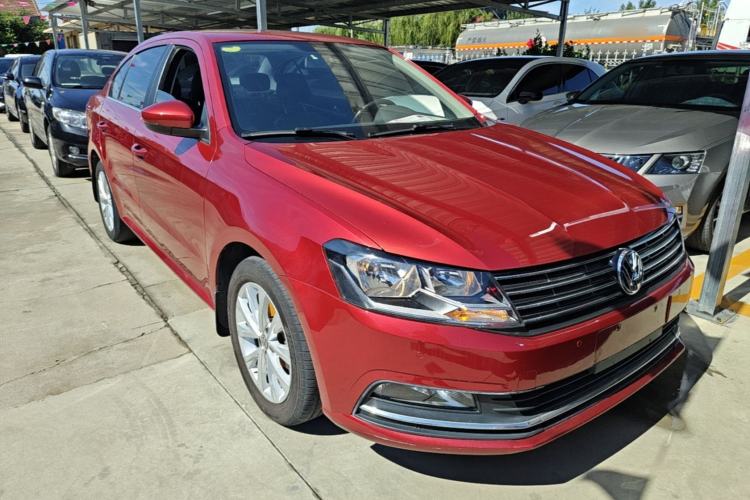 Used Volkswagen Lavida 2015 230TSI DSG Comfort Edition Front Right 45 Deg