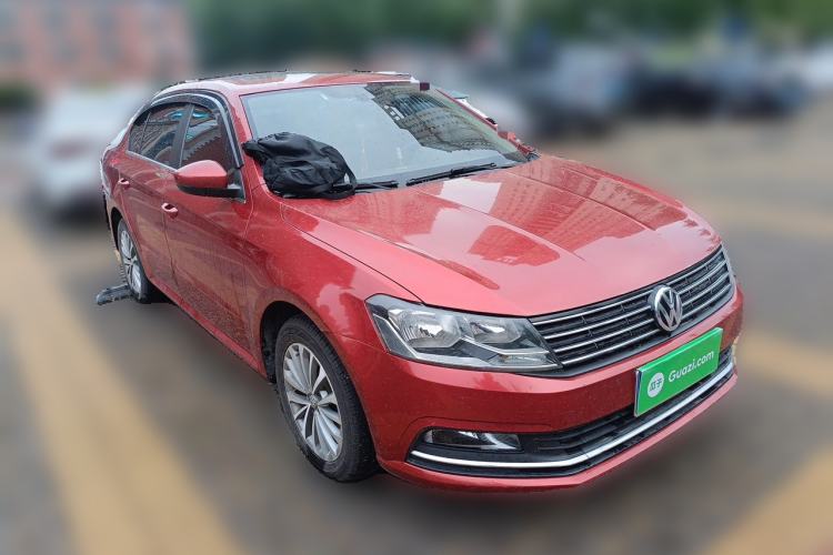 Used Volkswagen Lavida 2015 1.6L Automatic Luxury Edition Front Right 45 Deg