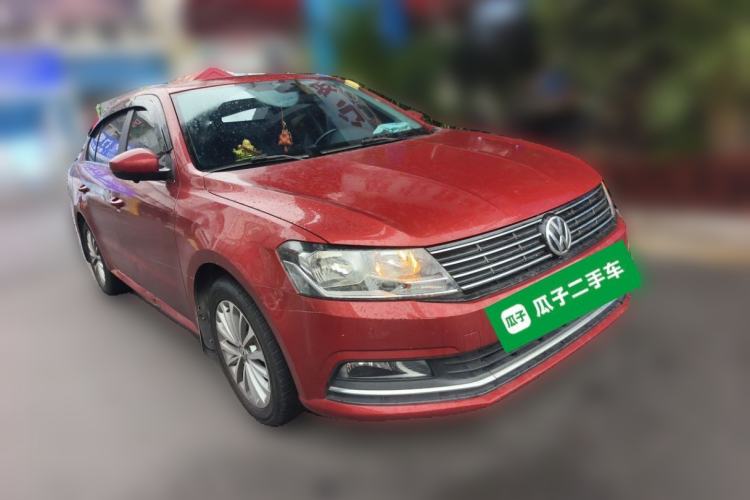 Used Volkswagen Lavida 2015 1.6L Automatic Luxury Edition Front Right 45 Deg