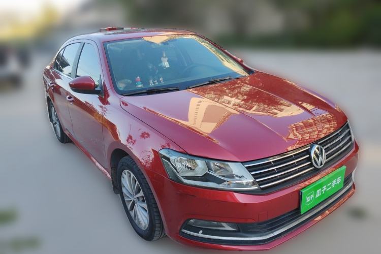 Used Volkswagen Lavida 2015 1.6L Automatic Luxury Edition Front Right 45 Deg