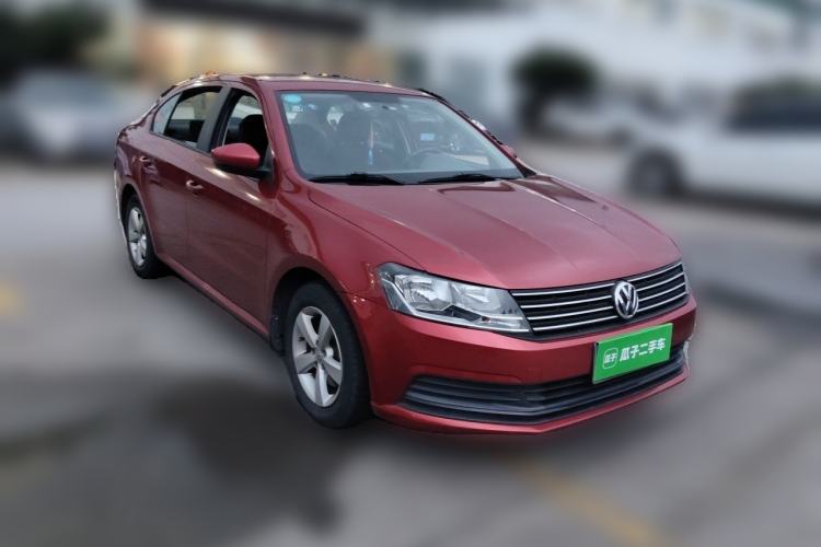 Used Volkswagen Lavida 2015 1.6L Manual Fashion Edition Front Right 45 Deg
