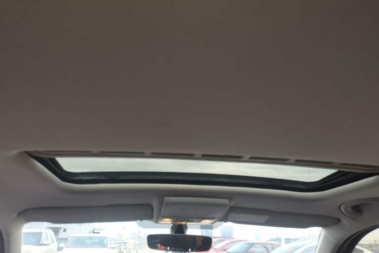 Used Volkswagen Lavida 2015 1.6L Automatic Luxury Edition Headliner