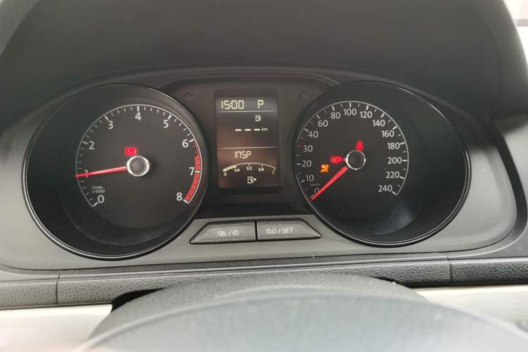 Used Volkswagen Lavida 2015 1.6L Automatic Fashion Edition Instrument Cluster