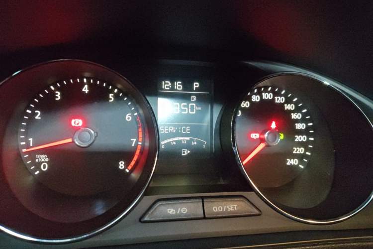 Used Volkswagen Lavida 2015 1.6L Automatic Luxury Edition Instrument Cluster