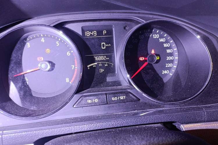 Used Volkswagen Lavida 2015 1.6L Automatic Comfort Edition Instrument Cluster