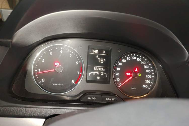 Used Volkswagen Lavida 2015 1.6L Automatic Comfort Edition Instrument Cluster
