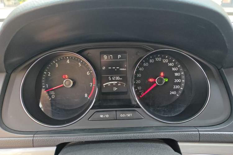 Used Volkswagen Lavida 2015 1.6L Automatic Luxury Edition Instrument Cluster