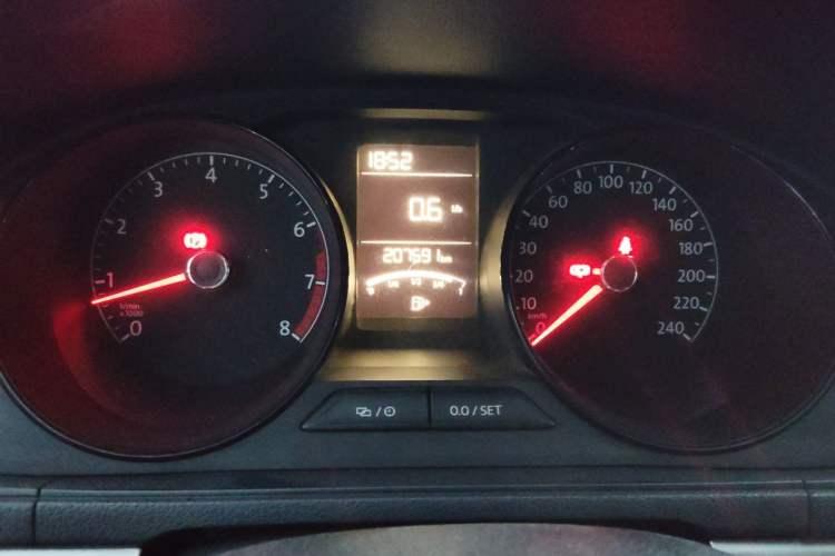 Used Volkswagen Lavida 2015 1.6L Manual Fashion Edition Instrument Cluster
