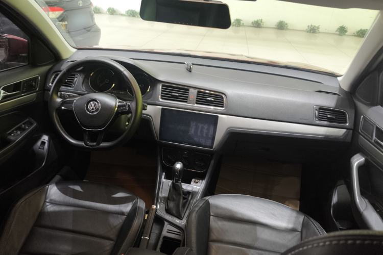 Used Volkswagen Lavida 2015 230TSI DSG Comfort Edition Interior 1