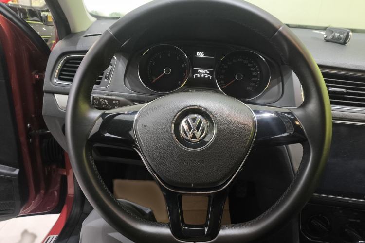 Used Volkswagen Lavida 2015 230TSI DSG Comfort Edition Interior 2