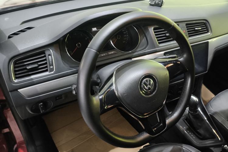 Used Volkswagen Lavida 2015 230TSI DSG Comfort Edition Interior 3