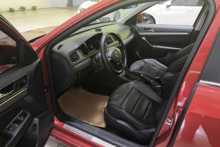 Used Volkswagen Lavida 2015 230TSI DSG Comfort Edition Interior 6