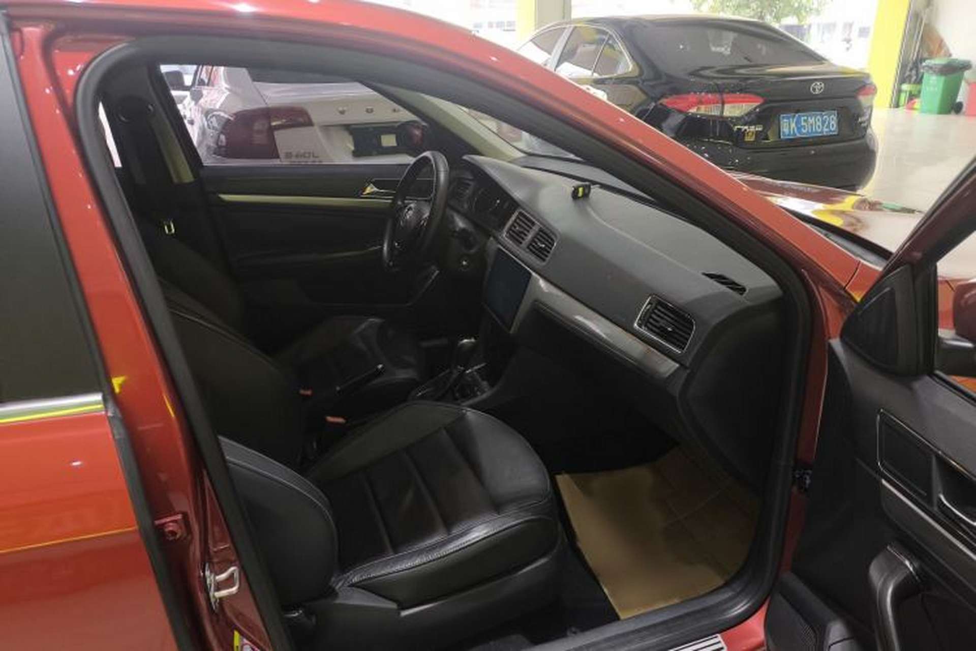 Used Volkswagen Lavida 2015 230TSI DSG Comfort Edition Interior 8