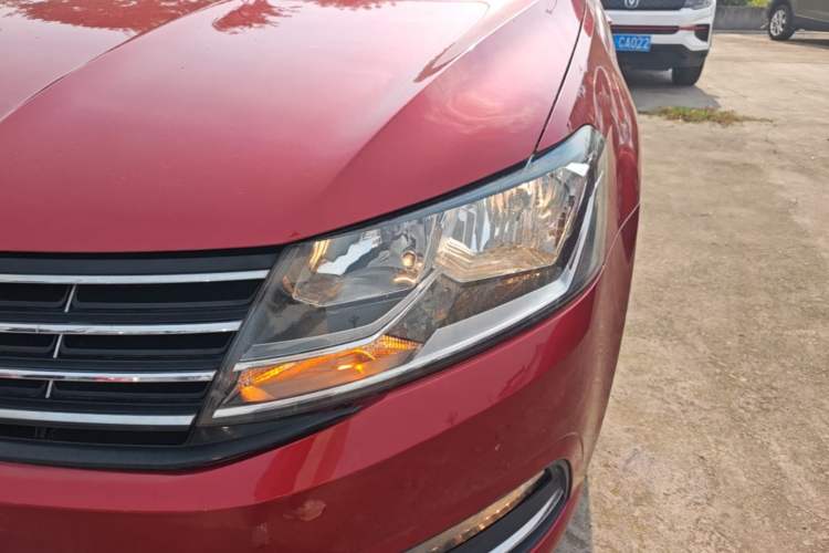 Used Volkswagen Lavida 2015 1.6L Automatic Comfort Edition Left Front Headlight