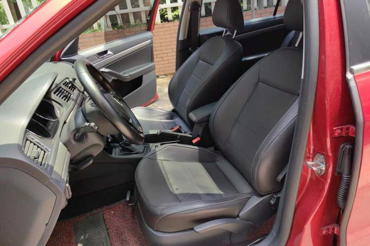Used Volkswagen Lavida 2015 1.6L Automatic Comfort Edition Left Front Seat