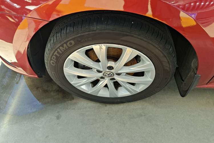 Used Volkswagen Lavida 2015 230TSI DSG Comfort Edition Left Front Wheel Hub