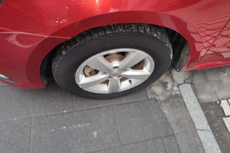 Used Volkswagen Lavida 2015 1.6L Automatic Fashion Edition Left Front Wheel Hub