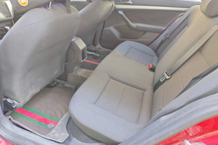 Used Volkswagen Lavida 2015 1.6L Automatic Fashion Edition Left Rear Seat