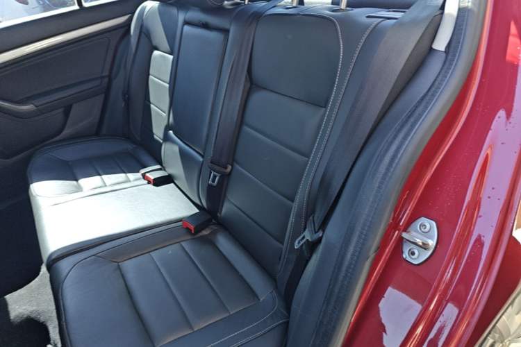 Used Volkswagen Lavida 2015 230TSI DSG Comfort Edition Left Rear Seat