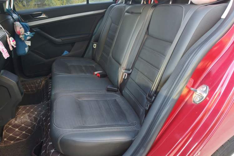 Used Volkswagen Lavida 2015 1.6L Automatic Luxury Edition Left Rear Seat