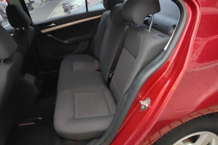 Used Volkswagen Lavida 2015 1.6L Automatic Fashion Edition Left Rear Seat