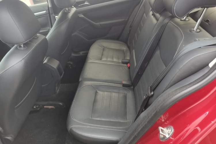 Used Volkswagen Lavida 2015 1.6L Automatic Luxury Edition Left Rear Seat
