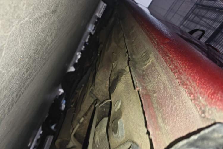 Used Volkswagen Lavida 2015 1.6L Automatic Fashion Edition Left Side Sill