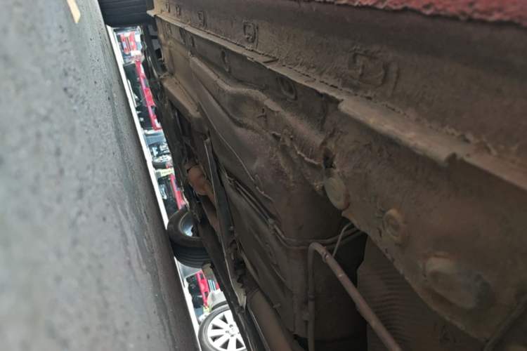 Used Volkswagen Lavida 2015 1.6L Automatic Comfort Edition Left Side Sill