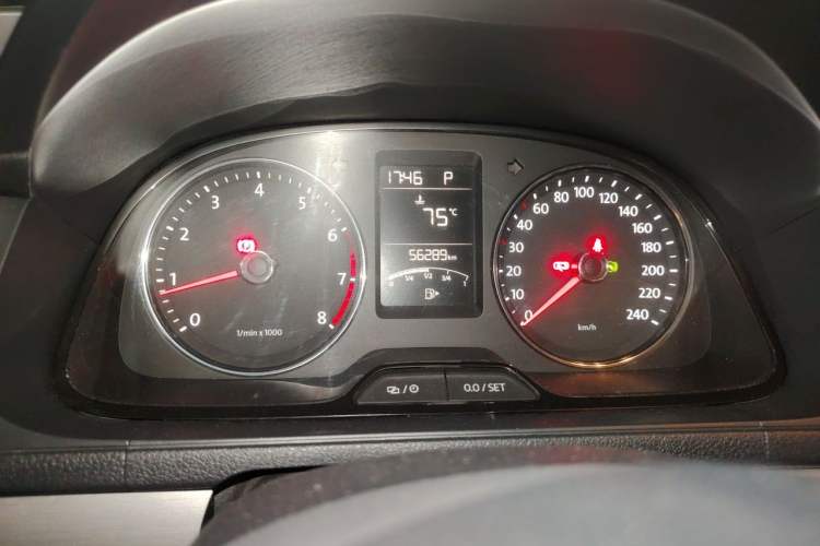 Used Volkswagen Lavida 2015 1.6L Automatic Comfort Edition Odometer Close Up