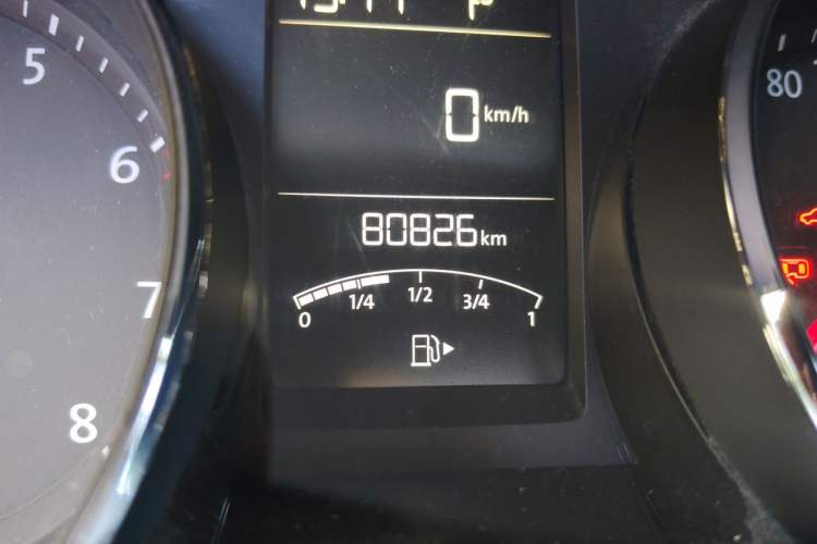 Used Volkswagen Lavida 2015 1.6L Automatic Luxury Edition Odometer Close Up