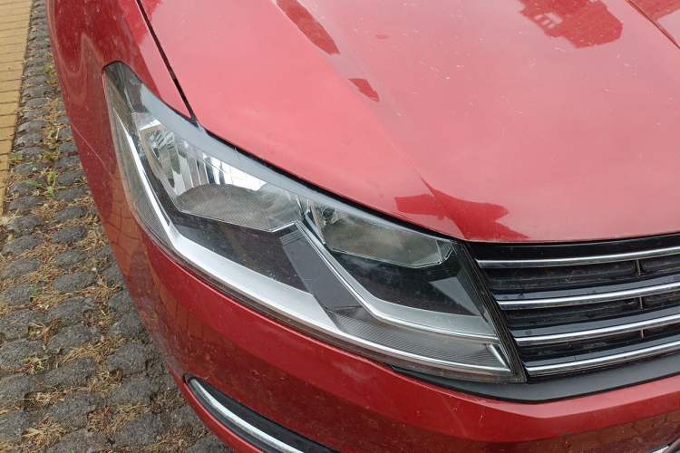 Used Volkswagen Lavida 2015 1.6L Automatic Luxury Edition Right Front Headlight