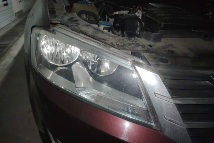 Used Volkswagen Lavida 2015 1.6L Automatic Comfort Edition Right Front Headlight