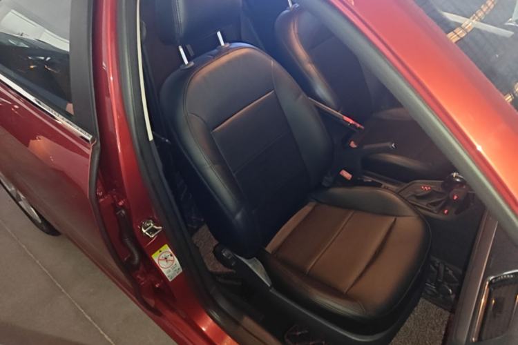 Used Volkswagen Lavida 2015 1.6L Automatic Fashion Edition Right Front Seat