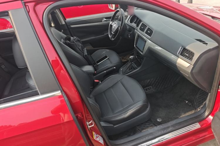 Used Volkswagen Lavida 2015 1.6L Automatic Comfort Edition Right Front Seat