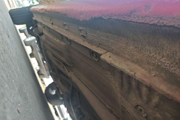 Used Volkswagen Lavida 2015 1.6L Automatic Comfort Edition Right Side Sill