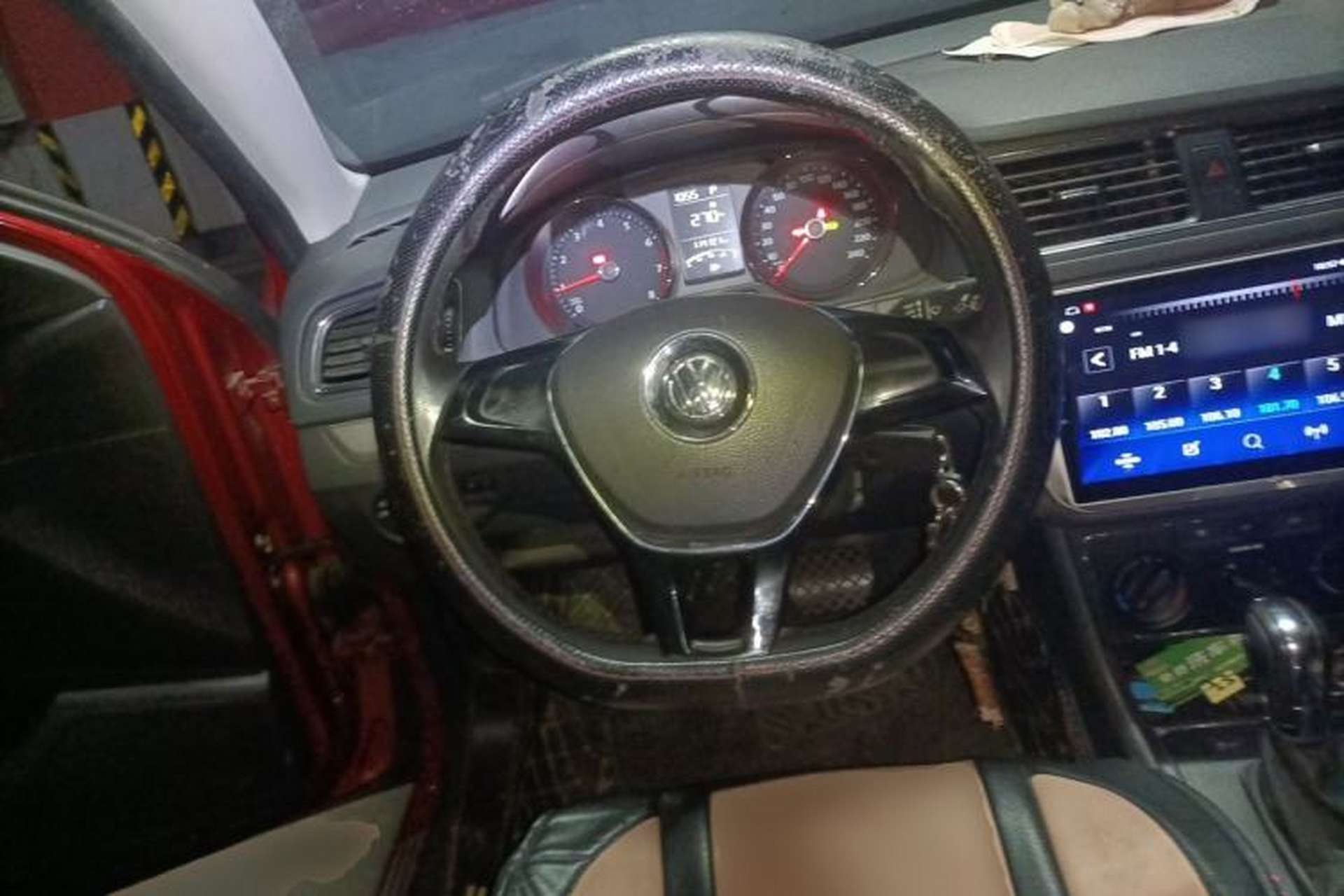 Used Volkswagen Lavida 2015 1.6L Automatic Comfort Edition Steering Wheel