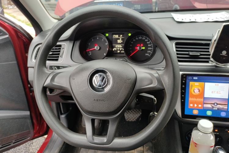 Used Volkswagen Lavida 2015 1.6L Automatic Fashion Edition Steering Wheel