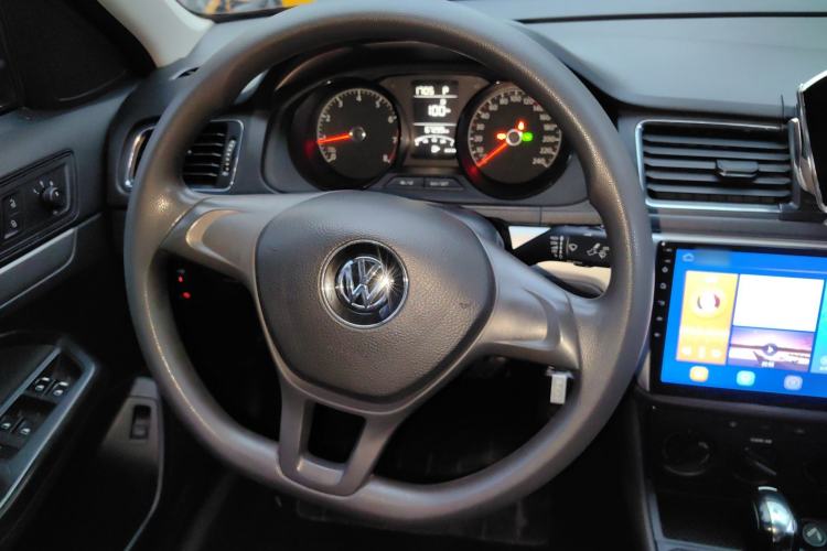 Used Volkswagen Lavida 2015 1.6L Automatic Fashion Edition Steering Wheel
