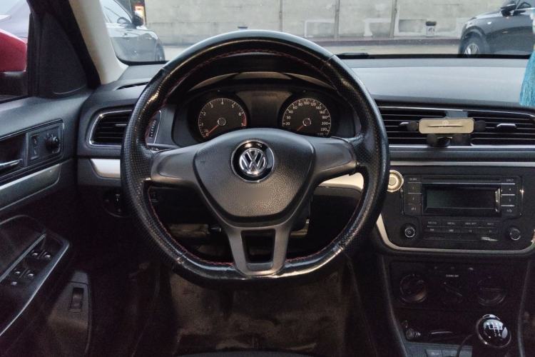 Used Volkswagen Lavida 2015 1.6L Manual Fashion Edition Steering Wheel