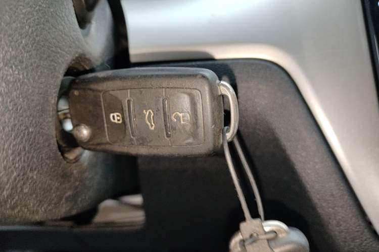 Used Volkswagen Lavida 2015 1.6L Automatic Fashion Edition Vehicle Key